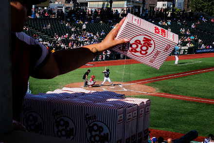 In Coney Island, Pro Baseball With a Small-Town Feel