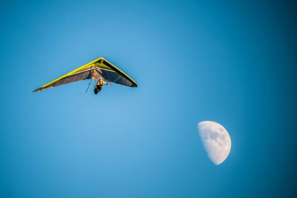 Thanks to Fred McCarty for this pic of Jim flying his hang glider.