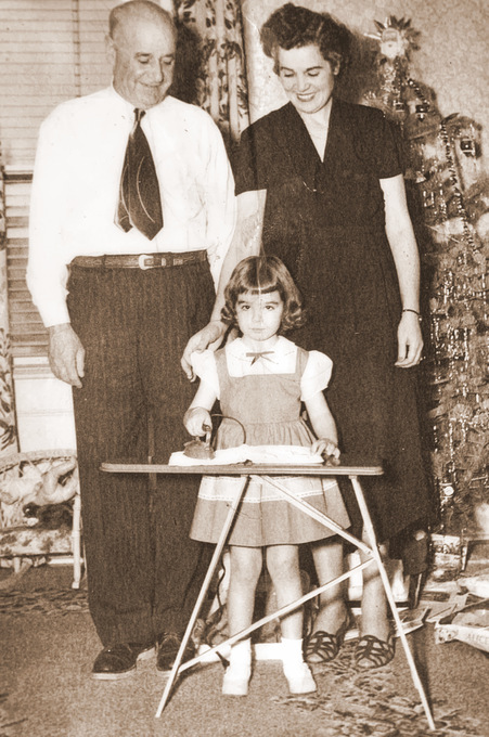 Anna and her parents, Pete & Maria