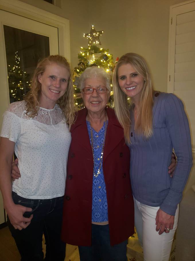 Dalia with her nieces 