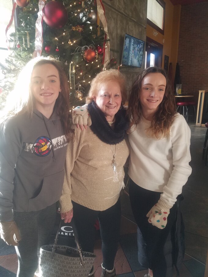 Aly, Lexi & Mema - Christmas in Colorado 20?
