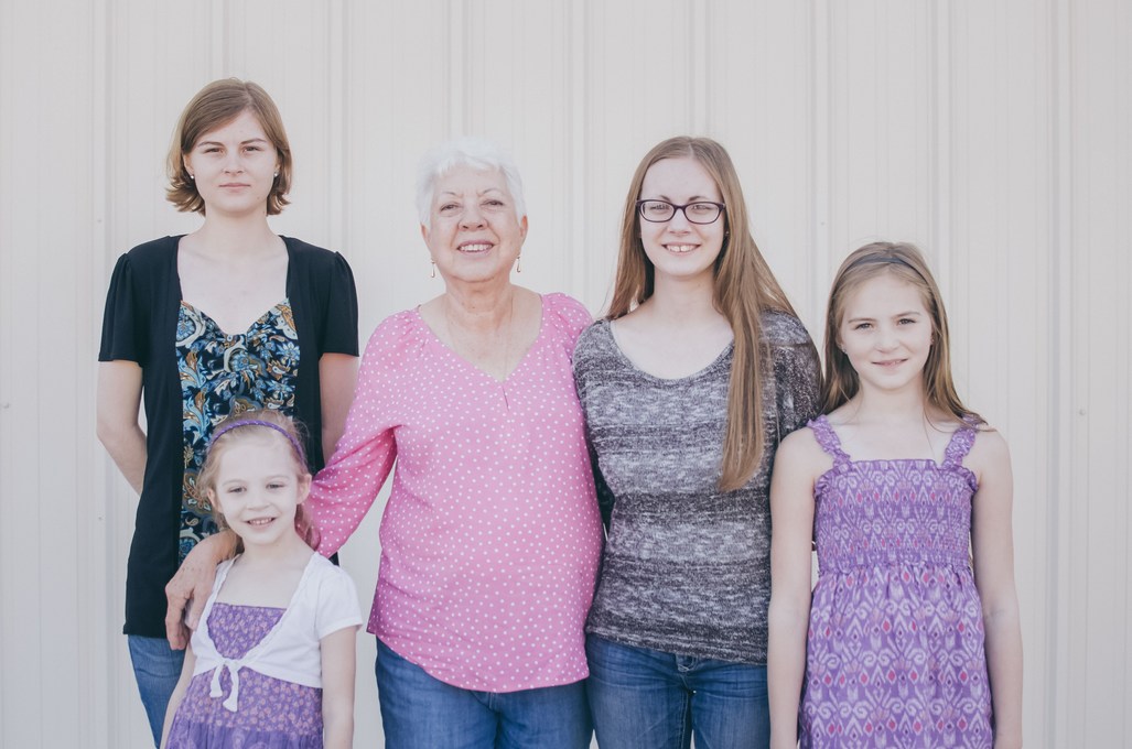 Dalia with her great nieces 