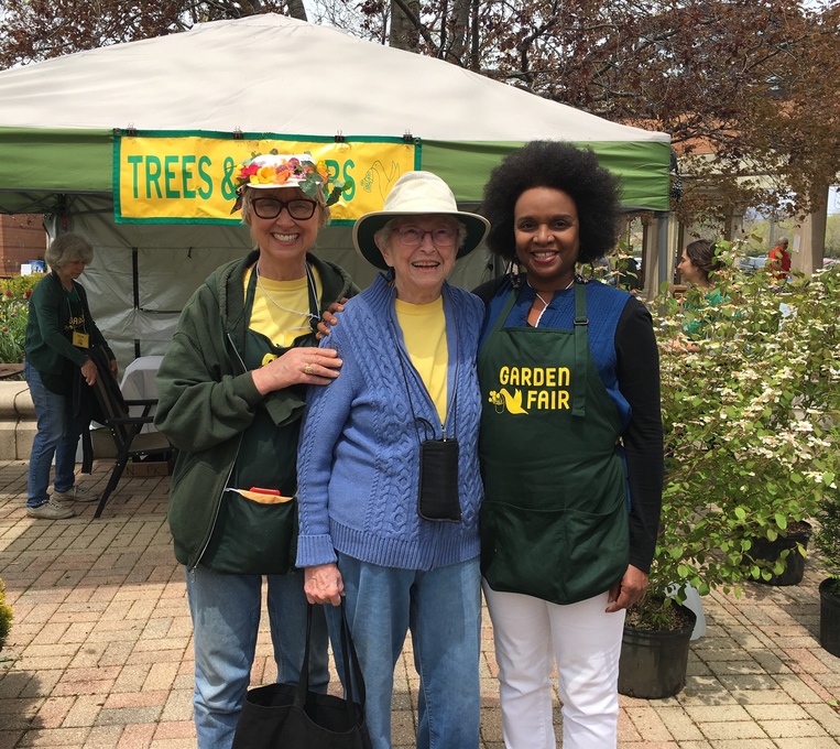 Hyde Park Garden Fair -Three Chairwoman (Bam in center)