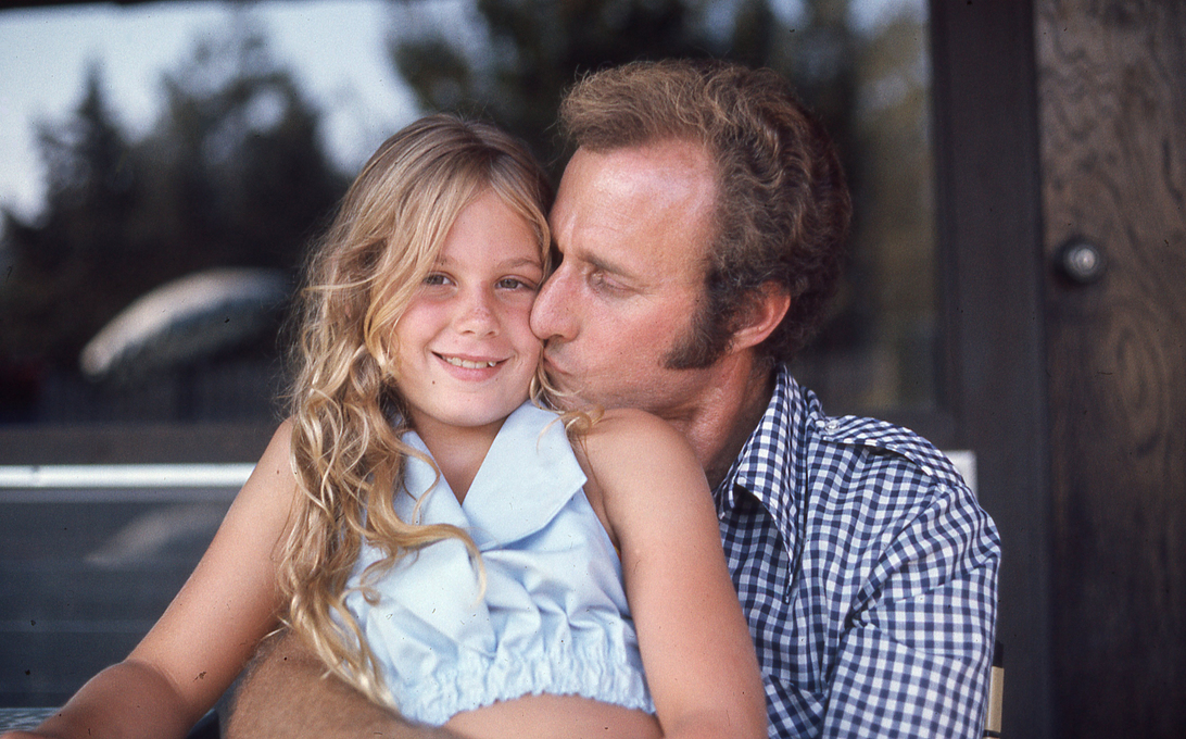 1973  Loving moment between Lily and Elliot