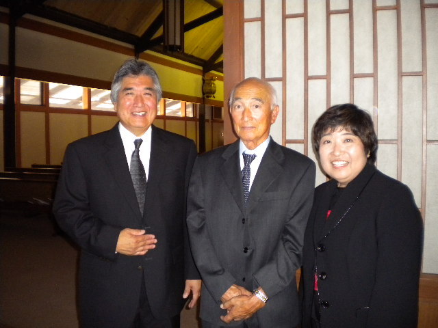 Carl with Steve (nephew) and Sue (niece)