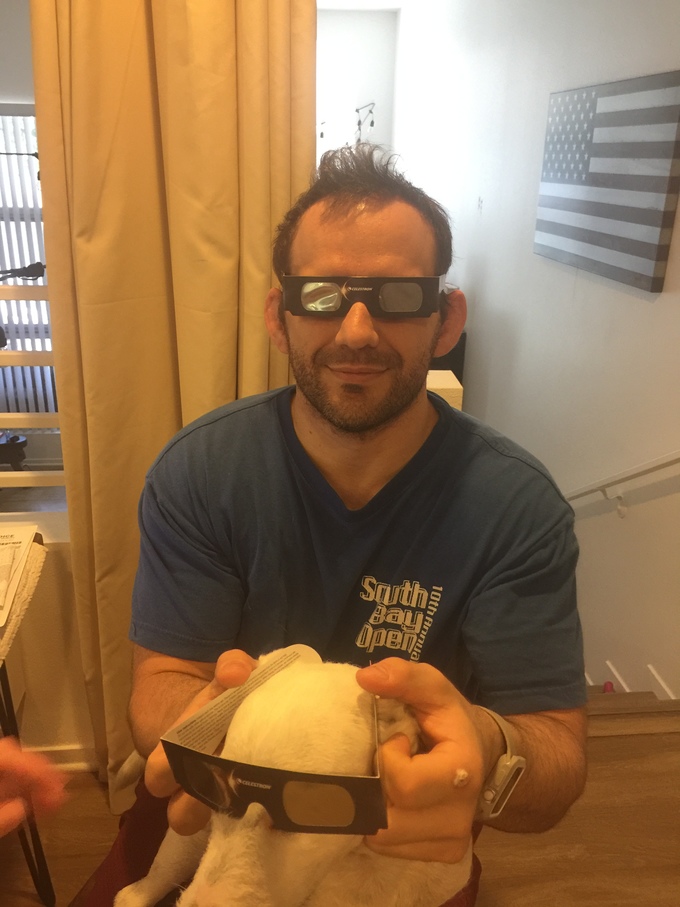 Glasses to watch solar eclipse 2017