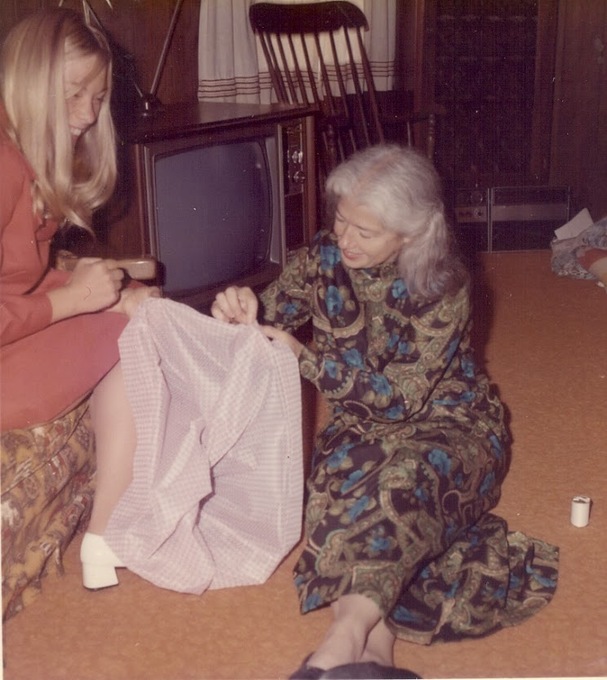 9/15/73 Anita Twigg Metlen and Ruth