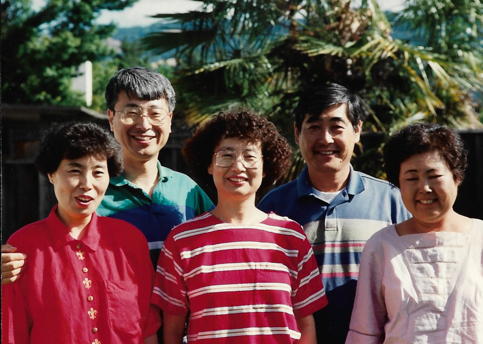 The 손 brothers and sisters