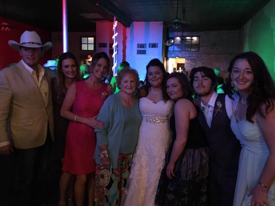 Dawson, Courtney, Cara, Mema, Emma, Brandy, Zach and Darby at Emma's Wedding in Texas