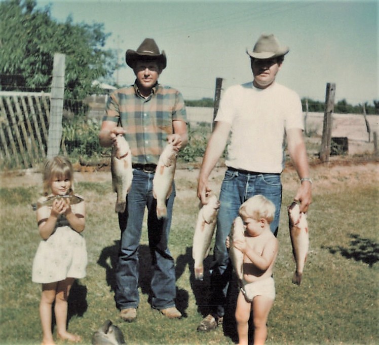 Howard, Roger w/Roger's children Alice & Matthew -1975