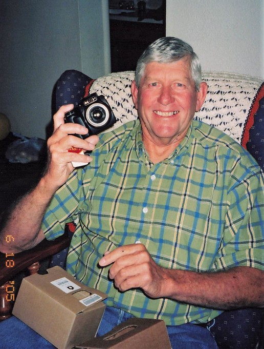 Howard got a new camera to take better fishing pics!