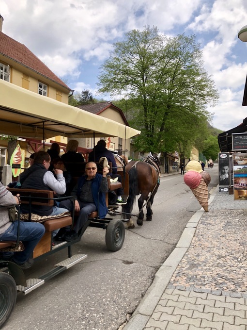 The horse ride up to Karlstejn