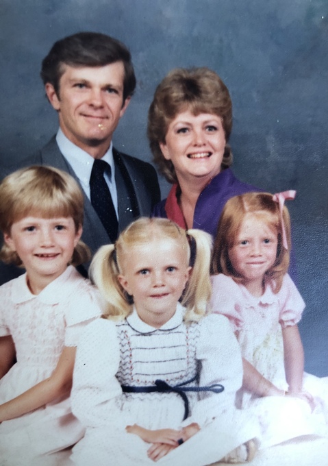 A good hair day for the entire Bell family.