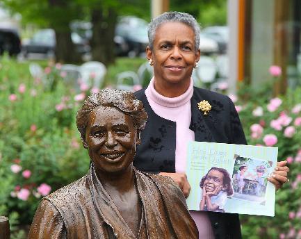 Hot Dogs for the Queen