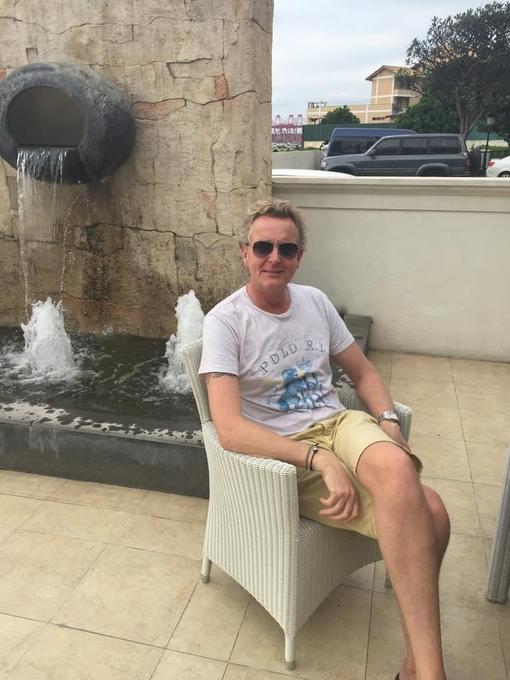 Relaxing in Colombo, 2014