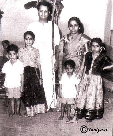 Seshendra Sharma with wife & Children : 1962
